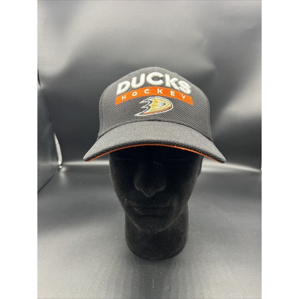 Adidas Anaheim Ducks Sz S/M Fitted Hat NHL Official Team Headwear Black